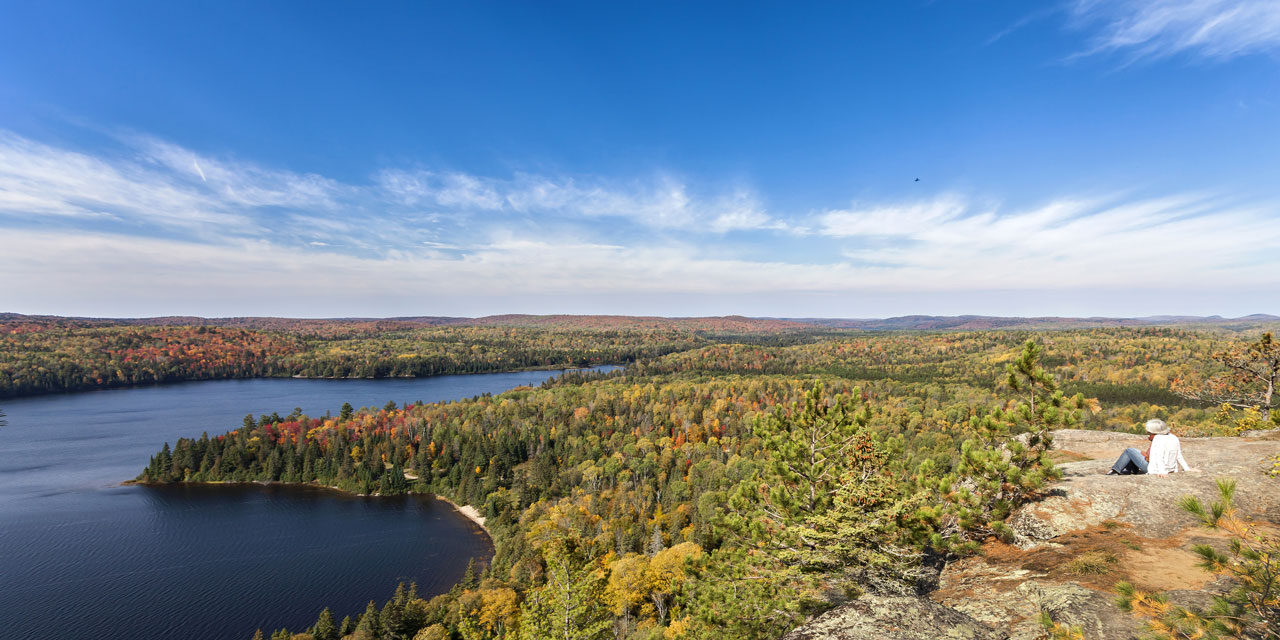 hinking to the ridge for spectacular views of algonquib park