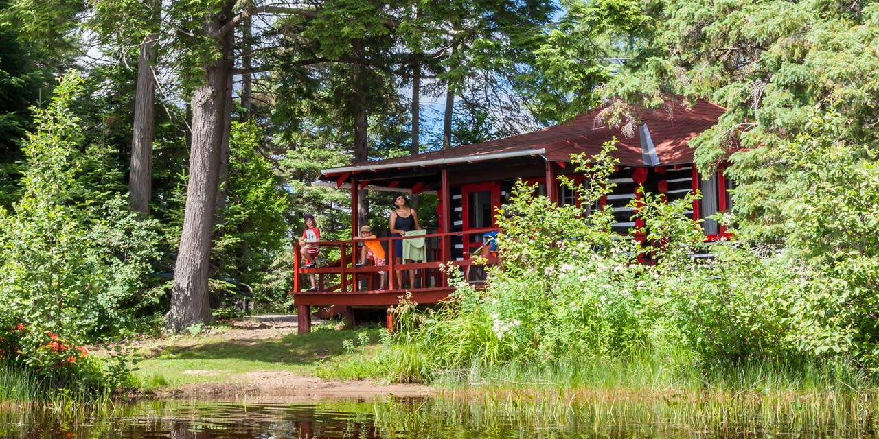 wilderness lakeside family cabins