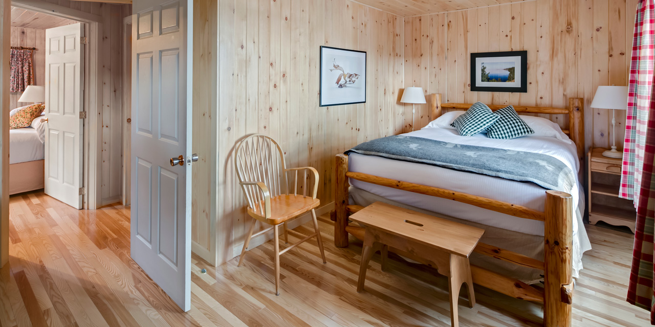 pine-two-bedroom-cabin-accommodations-wilds